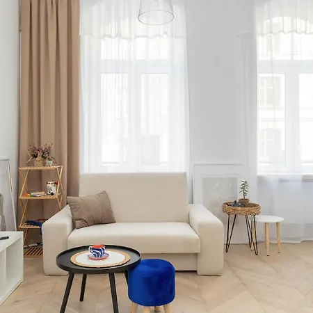 Bright In The Centre Of Opolska By Renters *