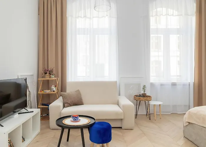 Bright In The Centre Of Opolska By Renters *