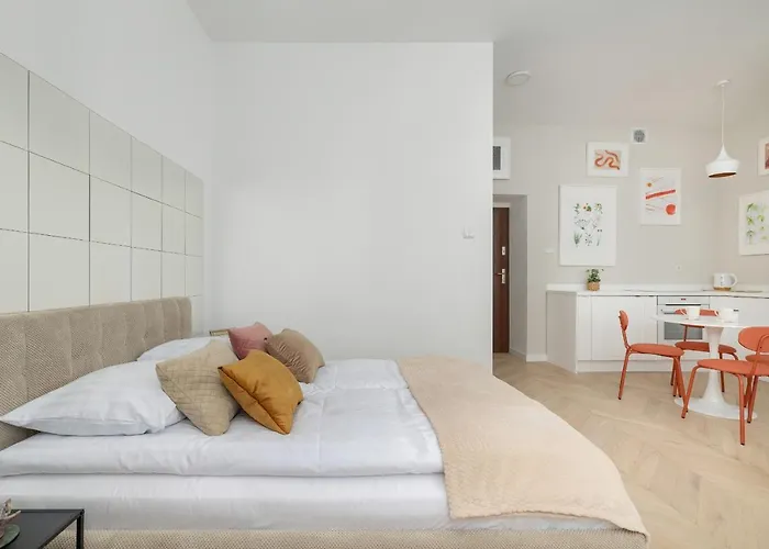 Bright In The Centre Of Opolska By Renters דירה *