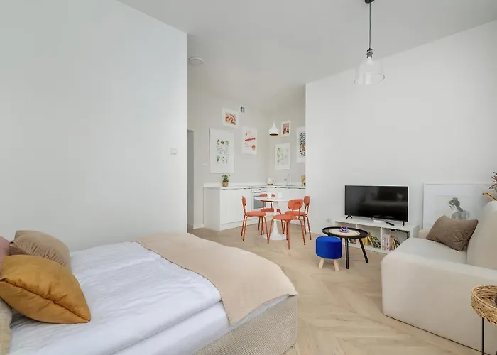 Bright In The Centre Of Opolska By Renters קטוביץ