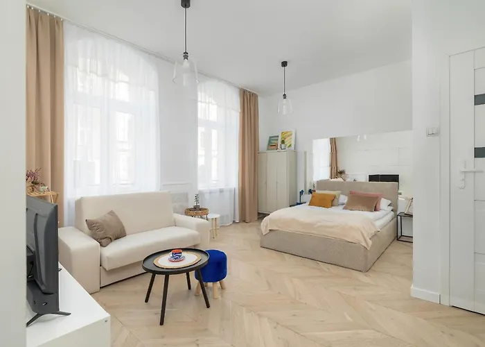 Bright In The Centre Of Opolska By Renters דירה *