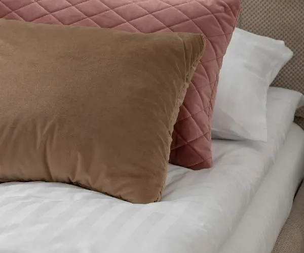 Bright In The Centre Of Opolska By Renters דירה